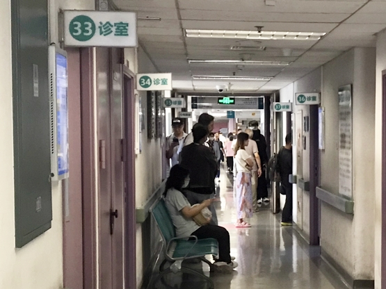 �ҹ���ǿ����ҽ������������ɫ...