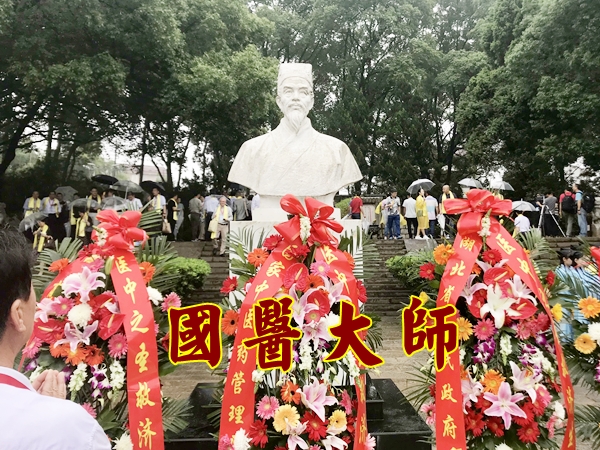 �廳��ʦ������ʱ�ڣ��������ٴ��廳��Щ